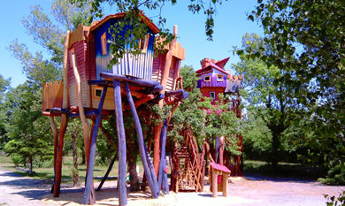 Maisons Dans Les Arbres Au Camping La Regni Re Villette D Anthon