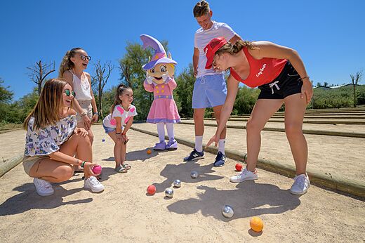 Pétanque animée au camping CAPFUN Ullule à Tournon d'Agenais (47).
