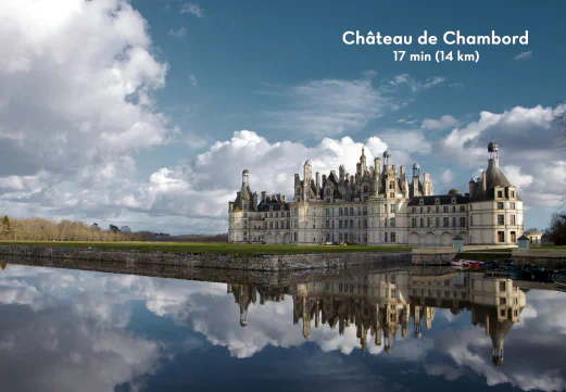 Château de Chambord, majestueux monument historique à visiter près de Suèvres (Loir-et-Cher). Château de Chambord, majestueux monument historique à visiter près de Suèvres (Loir-et-Cher).