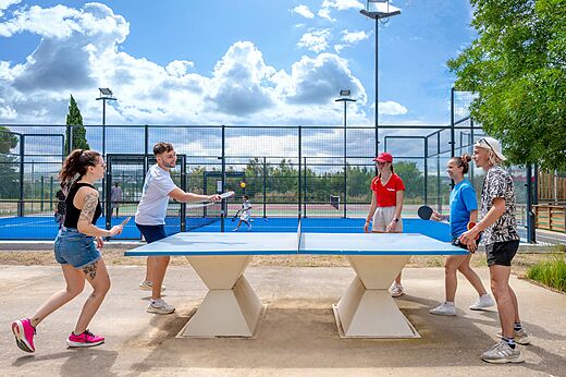 Activités sportives: ping-pong et padel au camping CAPFUN La Nautique à Narbonne (11).